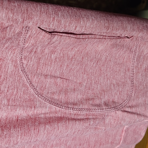 Never worn. Pink shirt - Picture 2 of 5